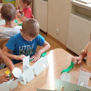 Zabawy edukacyjne w sali u Zajączków - wrzesień 2020 r. 