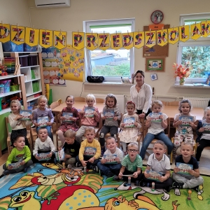 Na zdjęciu grupa dzieci Motylki w Dniu Przedszkolaka.